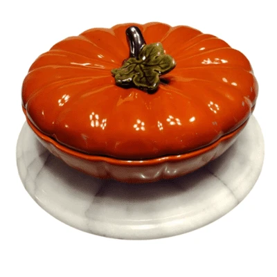 Pumpkin-shaped pie dish Halloween kitchen decor