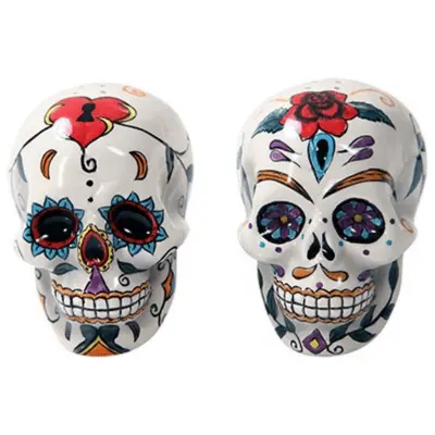 Skull salt and pepper shakers Halloween kitchen decor